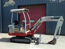 elle-est-utilisee-pour-des-travaux-de-terrassement-d-extraction-d-assainissement-de-realisation-et-nettoyage-de-fosses-et-de-talus-de-fondations-speci