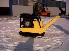 materiel-utilise-pour-compacter-des-materiaux-granuleux-ou-des-enrobes-